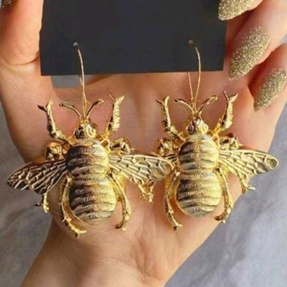 Boston Proper Jewelry - BOSTON PROPER XL BEE STATEMENT EARRINGS 2